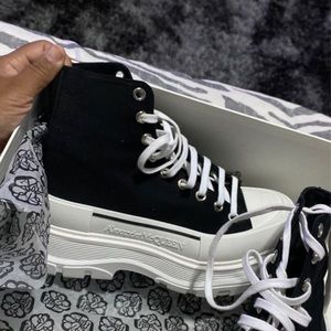 Alexander Mc Queens Tread Slick High-Top Sneakers